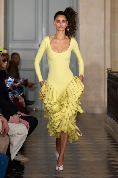 Look 27